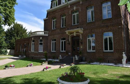 Corbehem Hotel | Logis Manoir de Fourcy