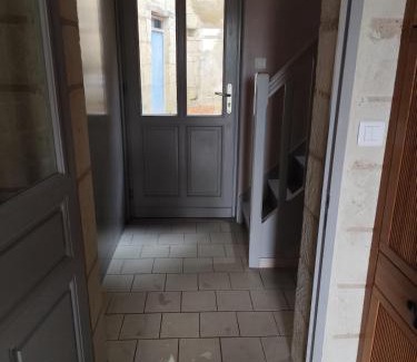 Dampierre-sur-Loire House | Logis troglodyte cosy & vue sur la Loire