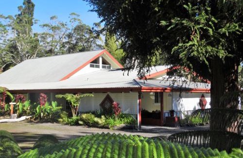 Volcano Cabin | Lokahi Lodge