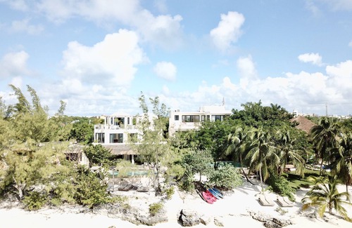 Isla Mujeres Villa | LOLA 13 BR Beachfront Villa Compound