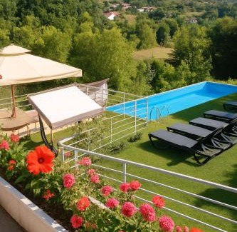 Jajce House | Lola's House