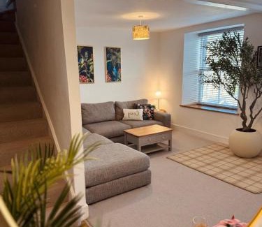 Bowness-on-Windermere Apartment | Lola's Loft with Lake Views - Central Bowness - Pet Friendly