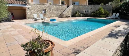 Grignan Apartment | L’Olivier