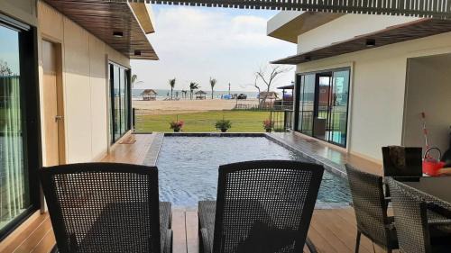 Cha-am Villa | Lom Lay Beach Front Pool Villa Chaam, Huahin