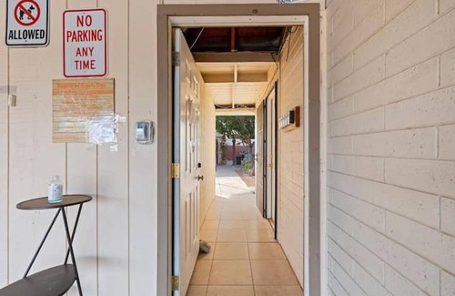 Camelback East House | Loma Linda Courtyard Suites