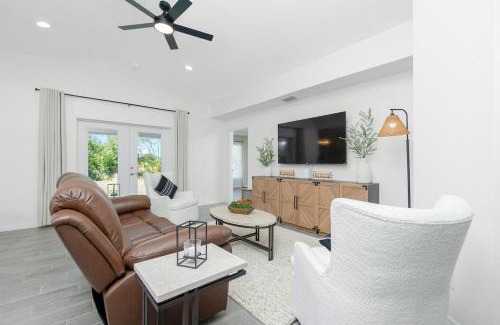 Rotonda Lakes House | Lomas Retreat