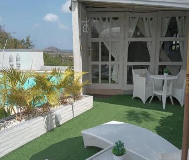 Kuta House | Lombok Hill Wiolett