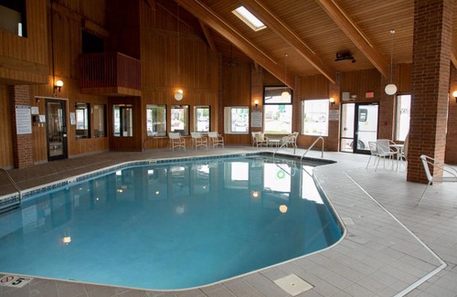 Lomira Hotel | Lomira Inn and Suites