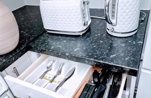 Homerton Apartment | London - 1 Bedroom - 1 Bathroom - WiFi