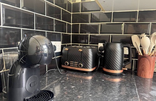Charlton Apartment | London 2 bed apartment Charlton SE7