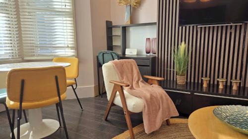 St. Pancras and Somers Town Apartment | London Apartment Ground floor