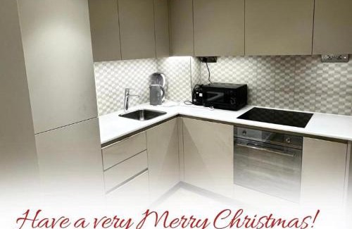 Whittington Apartment | London - Apartment - Sleeps 2 - Garden - Pool