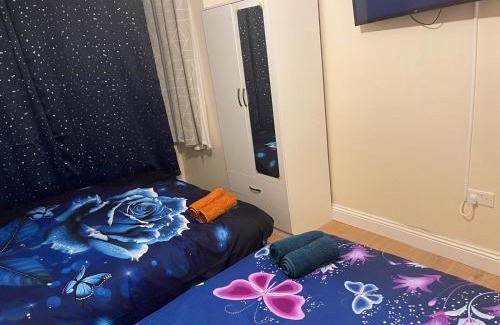 Custom House House | LONDON CITY AIRPORT, EXCEL & 02 ARENa PROXIMITY HOUSE