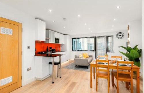 Angel Apartment | London City Angel 2 Bedroom 2 Bath Balcony Duplex Apartment