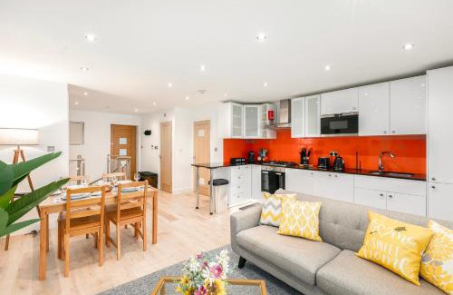 Angel Apartment | London City Angel 2 Bedroom 2 Bath Balcony Duplex Apartment
