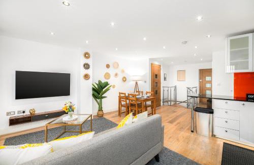 Angel Apartment | London City Angel 2 Bedroom 2 Bath Balcony Duplex Apartment