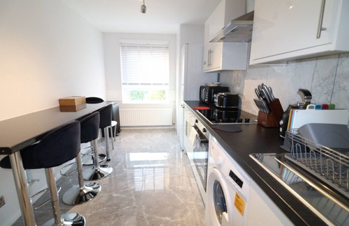 Charlton Apartment | London City Modern Apartment Charlton