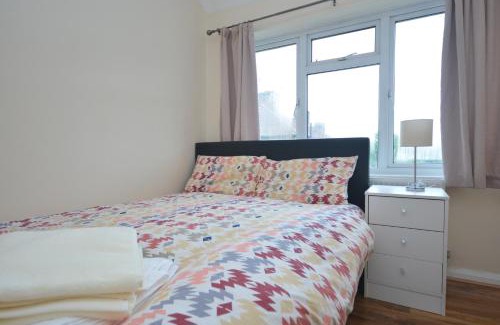 Alibon Apartment | London Deluxe Four Bedroom House