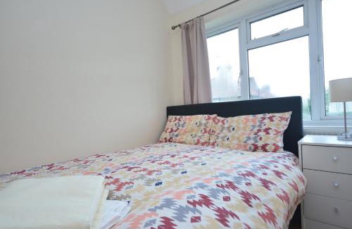 Alibon Apartment | London Deluxe Four Bedroom House