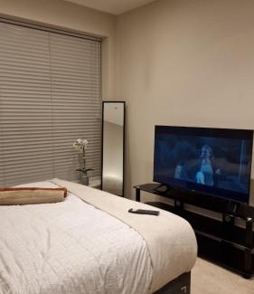 West Ealing Apartment | London Ealing near Train station