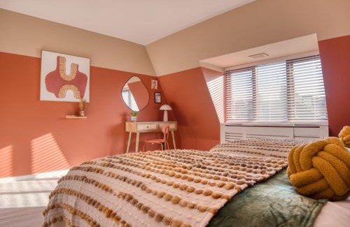 Fulham Broadway Villa | London Fulham - hot tub, parking, games & cinema room