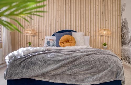 Fulham Broadway Villa | London Fulham - hot tub, parking, games & cinema room