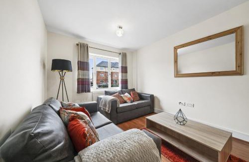 Stanwell Apartment | London Heathrow Living Holywell Serviced Houses - 3 and 4 bedrooms By Ferndale