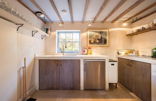 Brompton & Hans Town Apartment | London Living – 3 Bedroom Home in Chelsea