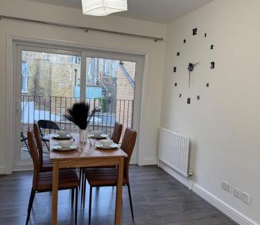 Canonbury Apartment | London Luxe Escape