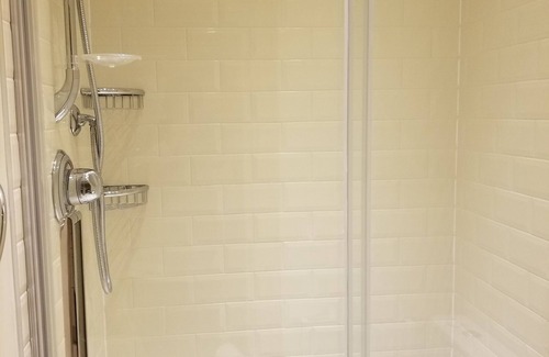 Valentines Apartment | London Luxury 2 bed studio 4 mins from Ilford Station