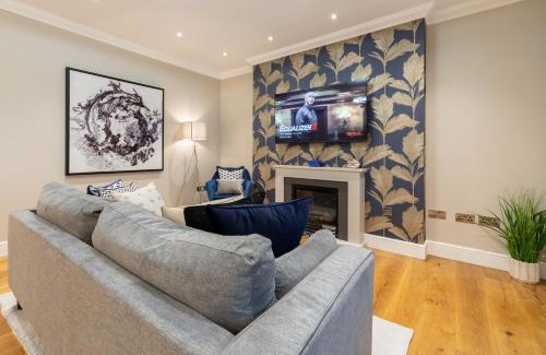Brompton & Hans Town Apartment | London luxury 3BD 3BTH Knightsbridge, Chelsea Lower Ground Floor Flat