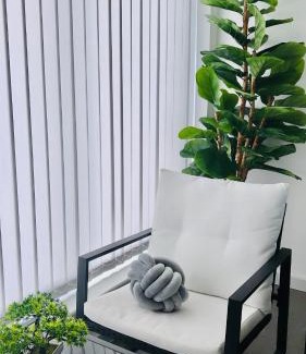London Borough of Hounslow Apartment | London LUXXE Apartments with Parking, Prime Location