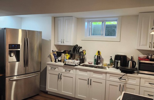 London House | London Ontario (Forest City)house.nPreferable location for male guests.