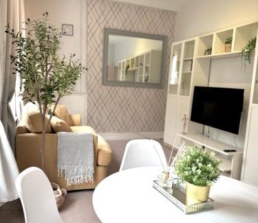 Vassall Apartment | London Oval Apartment