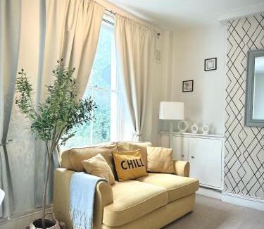 Vassall Apartment | London Oval Apartment