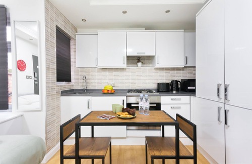 King's Cross House | London Queen's Eurostar - Kings Cross