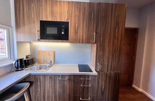Coppetts Apartment | London Studio Retreat - Colney Hatch Lane