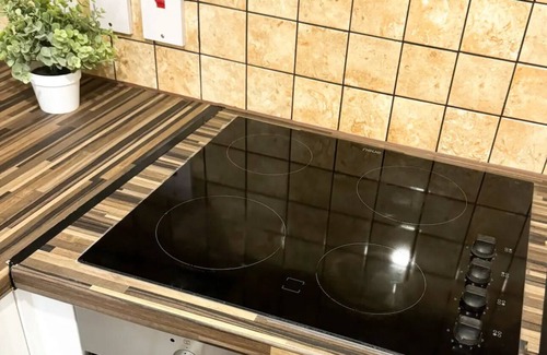 New Cross Apartment | London Stylish 1 Bedroom Apartment with Garden
