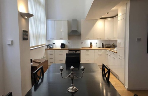 Prince's Apartment | London warehouse 2 bed