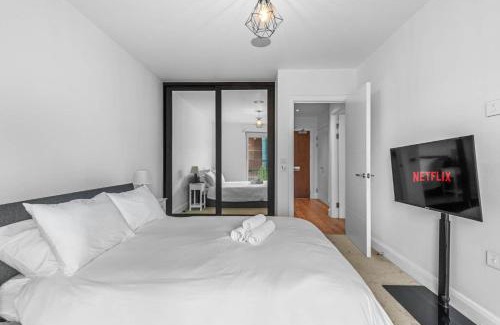 Golborne Apartment | Londwell Heart of Notting Hill Balcony Suite