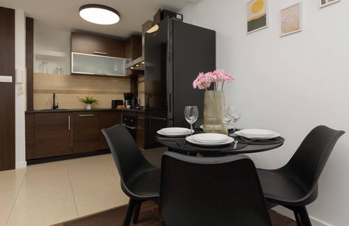 Saska Kepa Apartment | Londynska 9 | Elegant Apartment | Pets Allowed