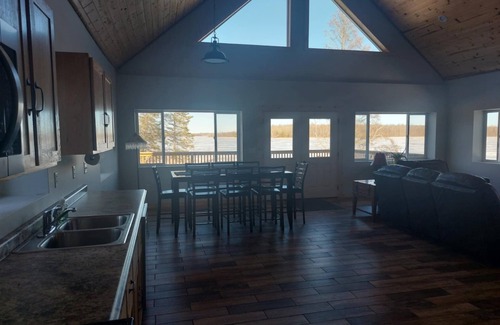 Blackduck Cabin | "Lone Lodge" 5-bedroom cabin with WiFi, AC, Dock,Landing, close beach.