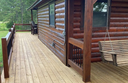 Battiest Cabin | Lone Oak-Sm Cozy 2 person cabin on a hill, Hot Tub, Fire Pit & Wood, Free WIFI