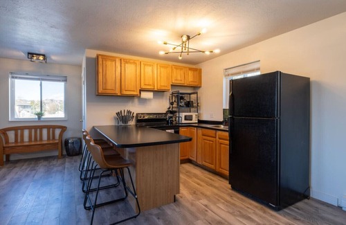 Draper House | Lone Peak View + Mini Golf + Ski