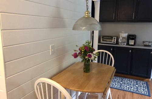 Lake Ann Cottage | Lone Pine Cottage 1 Bedroom Lakefront on Bryan Lake