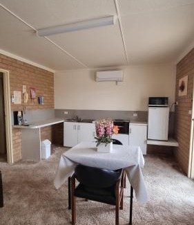 Corowa Hotel | Lone Pine Motel