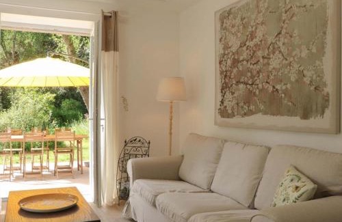 Saint-Fraimbault House | Longère avec Jardin Exotique, Terrasse et Wifi Inclus - FR-1-497-246