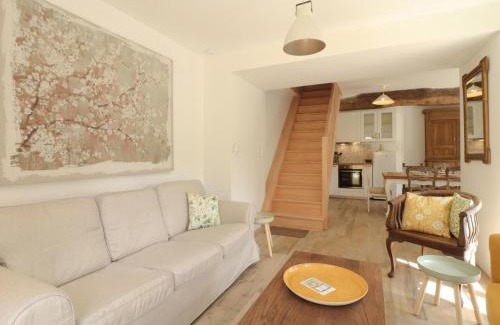 Saint-Fraimbault House | Longère avec Jardin Exotique, Terrasse et Wifi Inclus - FR-1-497-246