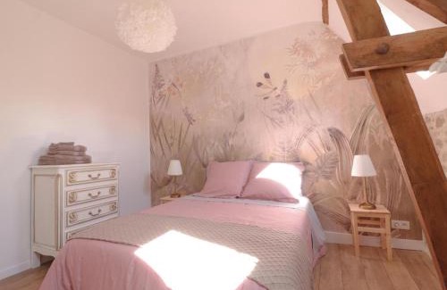 Saint-Fraimbault House | Longère avec Jardin Exotique, Terrasse et Wifi Inclus - FR-1-497-246