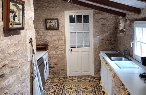 Saint-Vincent-sur-Jard House | Longère , Avec le Charme de la Pierre , au Calme, le Tout à 2 kms des Plages